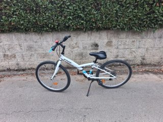 Bicicleta B'twin blanca para niña.Perfecto estado.