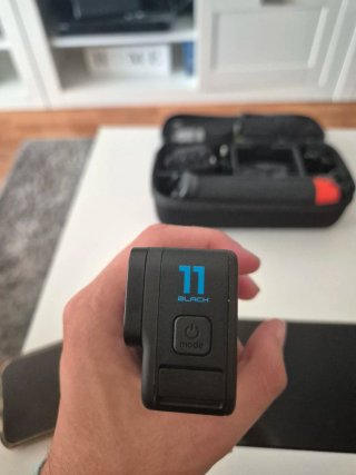 GoPro Hero 11 Black como NUEVA + Accesorios