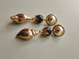 Pendientes vintage dorados y verdes