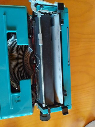 Máquina de escribir Olivetti STUDIO 45