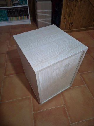 Cajonera de oficina beige y azul