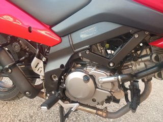 Suzuki V-Strom 650  Roja
