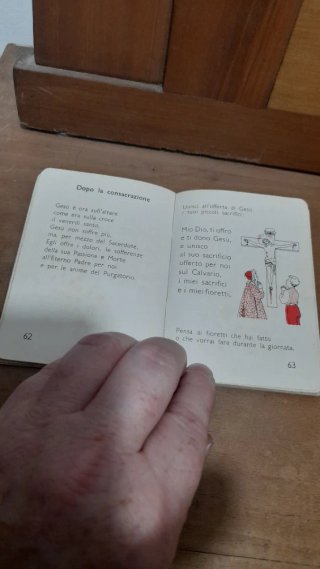 Lotto Sacro Vintage: Libretto e Stampe Religiose