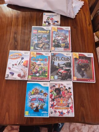Nintendo Wii Mini Roja + 9 Juegos