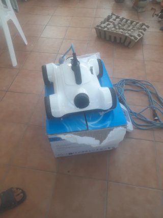 Robot Limpiafondos WYBOT 400 Piscina