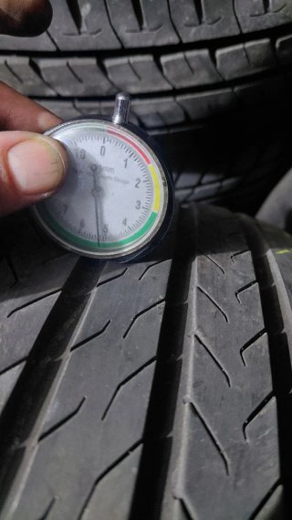 Neumático 235/60/18