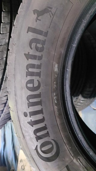Neumático 235/60/18