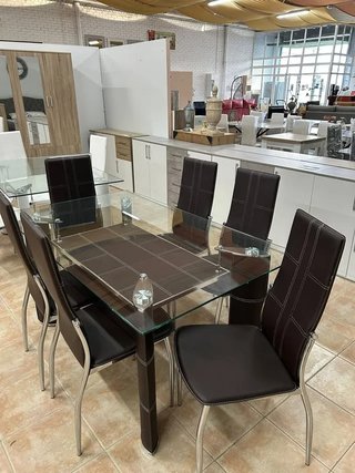 Nueva mesa de cristal con 6 sillas en LIQUIDACION!