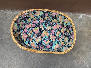 Cesta mimbre perro/gato floral
