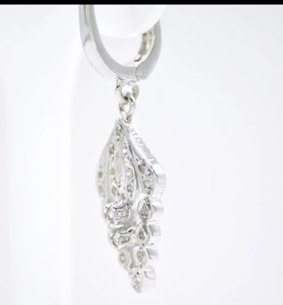 Pendientes de platino con diamantes naturales