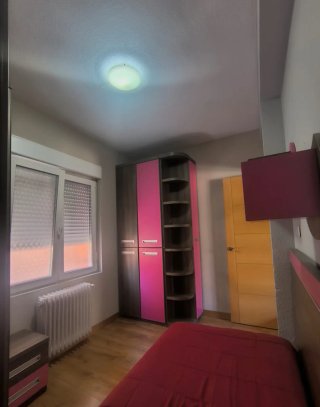 Se alquilan 2 habitaciones amplio, luminoso tranqu