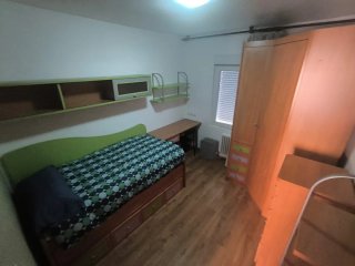 Se alquilan 2 habitaciones amplio, luminoso tranqu
