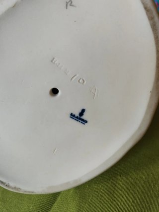 Figura Lladro mujer con sombrero