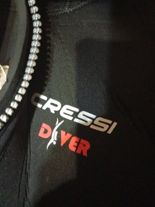 Traje de neopreno CRESSI con capucha