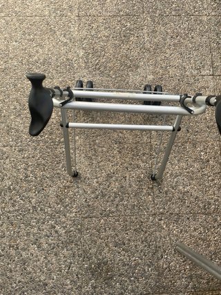 Andador de aluminio plegable