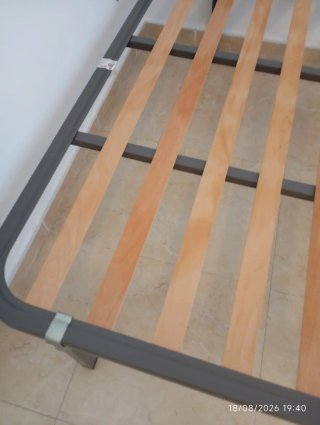 Somier 135x190 Metal y Madera. También colchón.