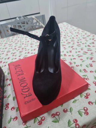 Zapatos de tacón negros con plataforma