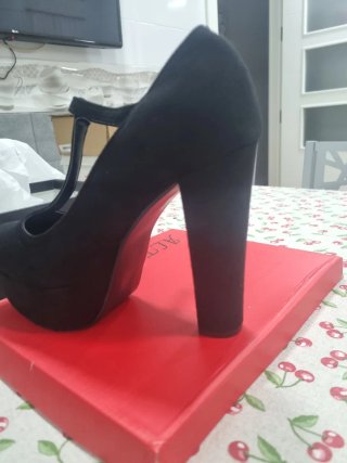 Zapatos de tacón negros con plataforma