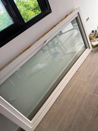 Puerta PVC Bicolor con Cristal 4/16/4