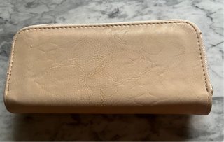 Monedero nuevo tachuelas color salmón claro