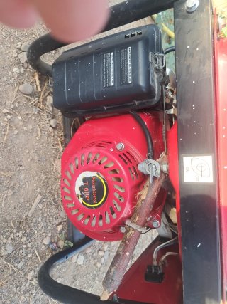 Generador Eléctrico Rojo