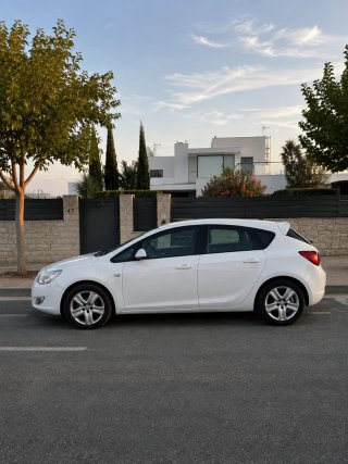 Opel Astra 2010 con 127.000Km