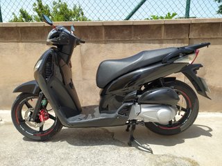 Honda SH 125 Scooter Negra