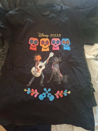 Camiseta Disney Pixar Coco Calaveras