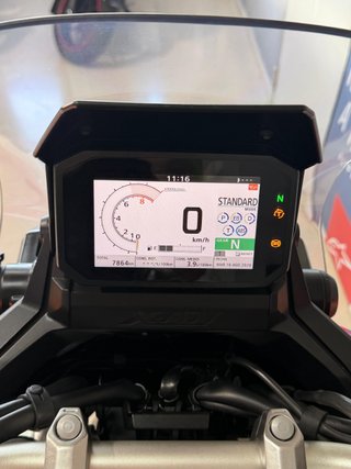 Honda X-ADV Negra y Roja