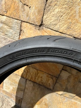 Michelin Road 6 Delantero
