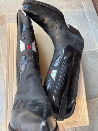 Botas de cuero negras
