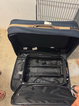 Maletas de viaje azul y beige