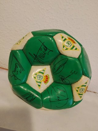Balón Real Betis Balompié firmado
