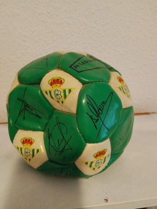Balón Real Betis Balompié firmado