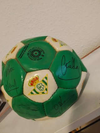 Balón Real Betis Balompié firmado