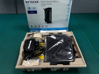 Router Netgear N300 DGN2200