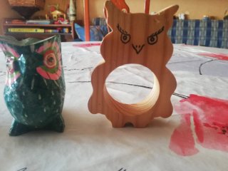 Figuras de búhos decorativos