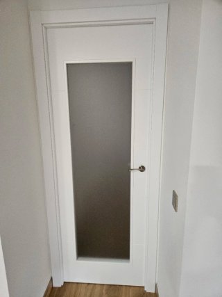 Puerta lacada blanco con cristal