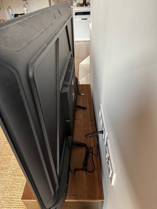 Haier 55 LED TV - Como nueva, apenas usada
