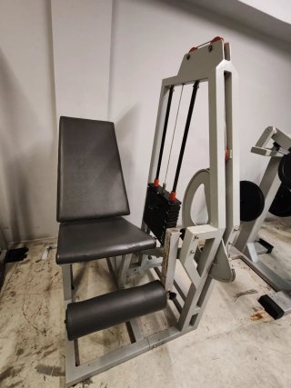 Máquina de gimnasio para entrenamiento