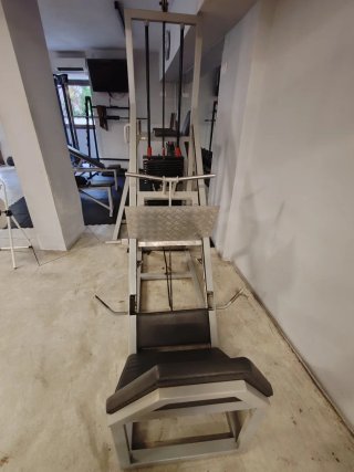Máquina de gimnasio para entrenamiento