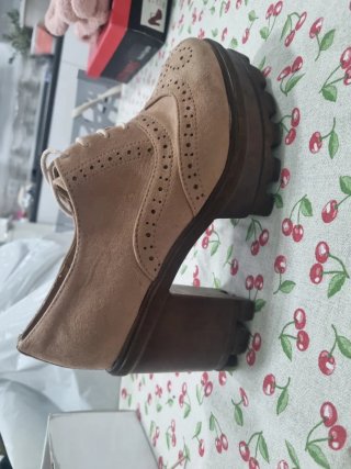 Zapato cuña con cordones