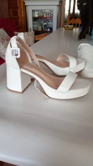 Zapatos de tacón blancos para boda