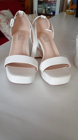 Zapatos de tacón blancos para boda
