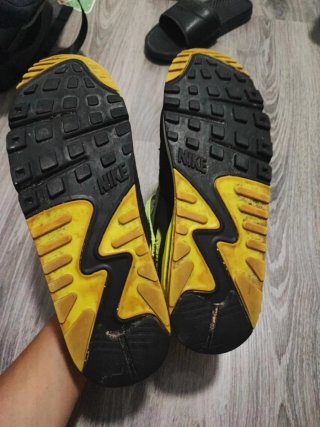 Zapatillas Nike grises y verdes