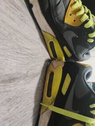 Zapatillas Nike grises y verdes