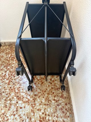 Mesa plegable con ruedas