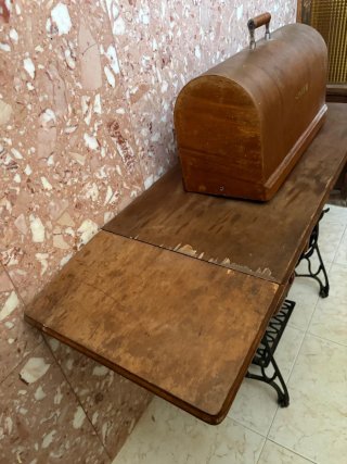 Máquina de coser Singer antigua