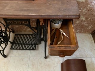 Máquina de coser Singer antigua
