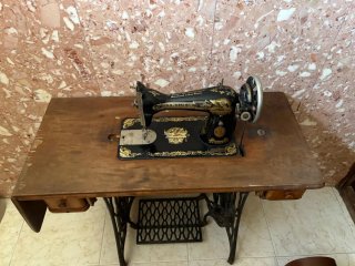 Máquina de coser Singer antigua